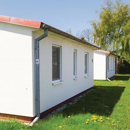 Nice Home In Hohen Wieschendorf 度假居 *
